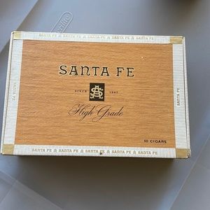 Santa Fe. Box.
